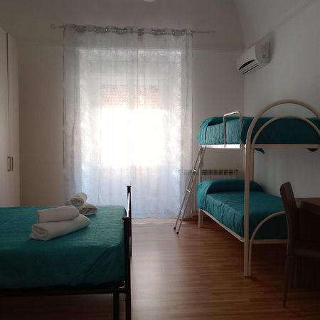 Sweet Home Tra I Due Mari Taranto Exterior foto